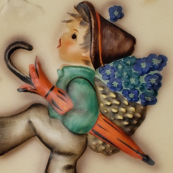 Vintage Wood Mounted Hummel 1973 3rd Annual Plate - Picture 2 of 3